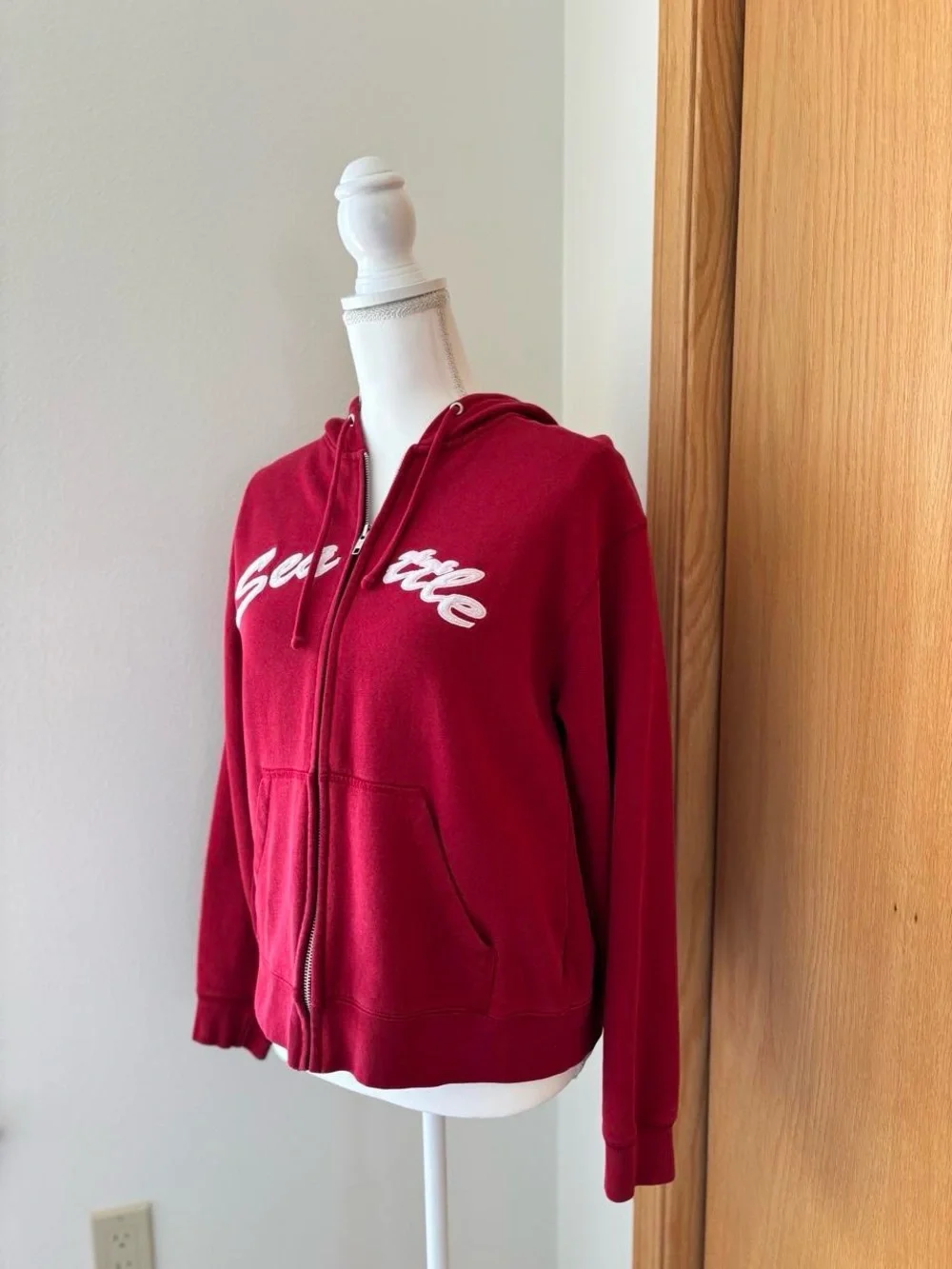 Vintage Red Zip-Up Hoodie Jacket with 'Seattle' Script - Women's Utility Jacket